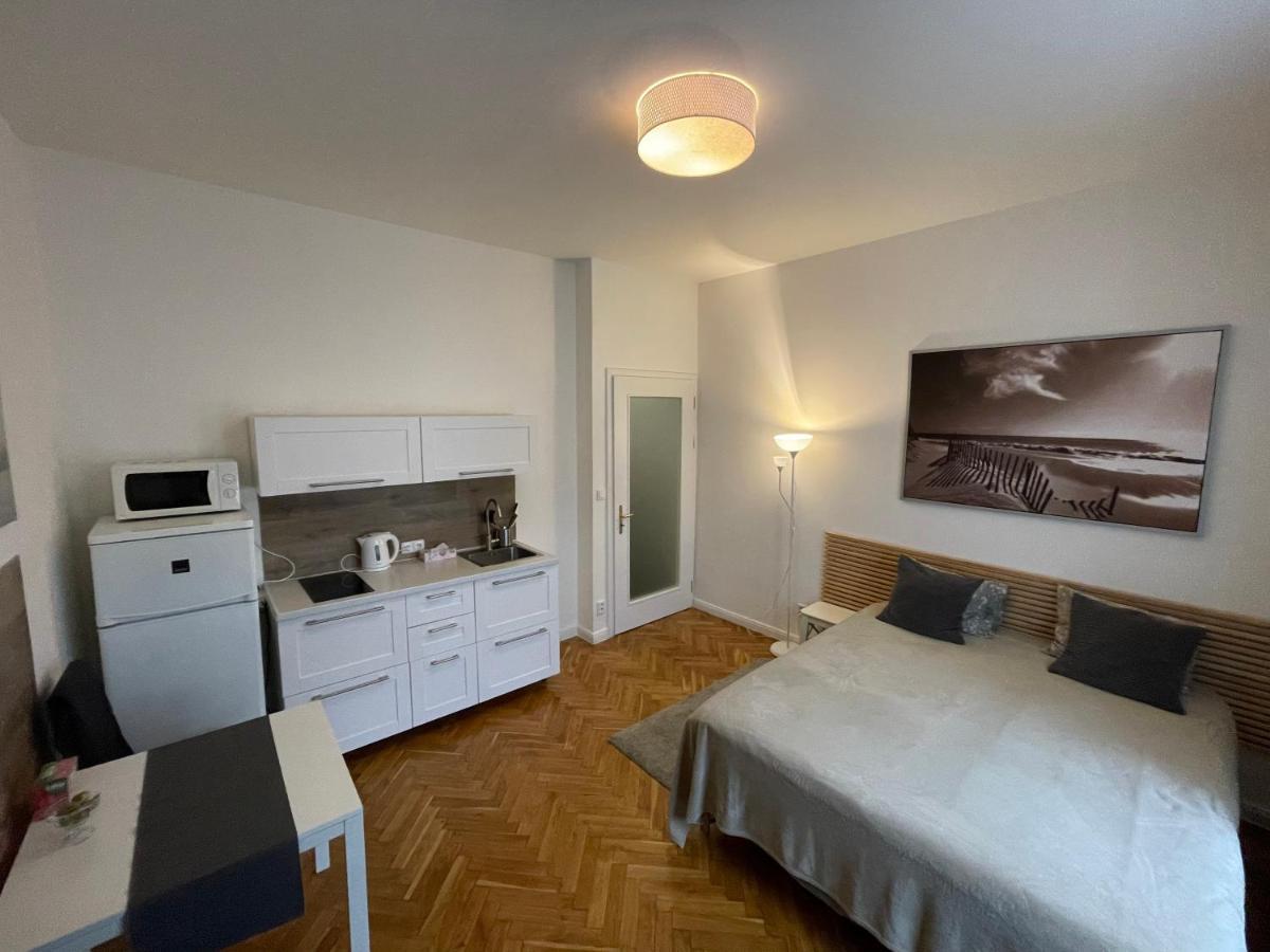 Apartmen -Studio ปราก ภายนอก รูปภาพ